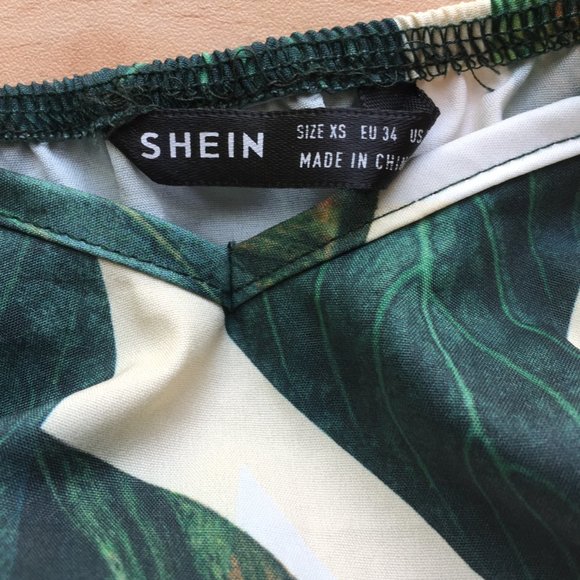 Shein Banana Leaf Print Romper Size XS - Picture 6 of 9